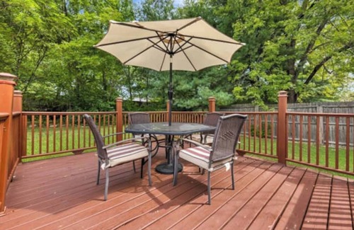 Spanish Lake Maison | Home Near STL Safari Zoo
