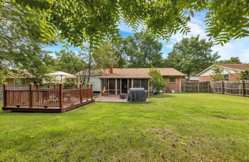 Spanish Lake Maison | Home Near STL Safari Zoo