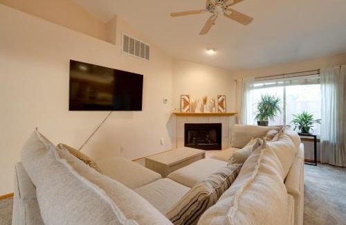 Foothills Maison | Home on Golf Course with Private Pool in Phoenix!