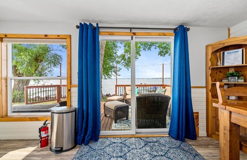 Wentworth Maison | Home on Lake Madison with a dock and next to a boat ramp for easy lake access!