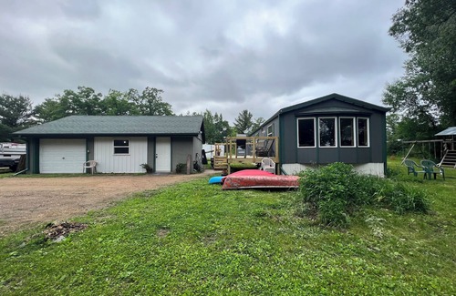 Amery Maison | Home on the Apple River