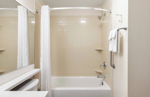 Anaheim Resort Hôtel | Home‑style Queen Studio w/Fitness, Pool & Disneyland Access! Shuttle Service