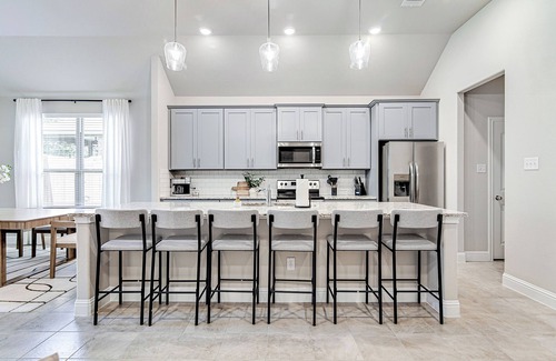 White Settlement Maison | Home Sweet 'Holy Cow, Is This Really a Rental?' Home