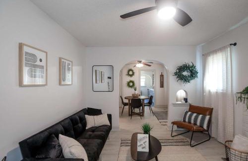 Sunnyside Maison | Home Sweet Home - Loft 3 BR - 1 BA WIFI SMART TV