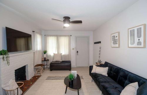 Sunnyside Maison | Home Sweet Home - Loft 3 BR - 1 BA WIFI SMART TV