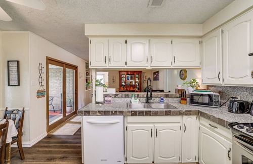 Euless Maison | Home w/Backyard Oasis < 7 Mi to AT&T Stadium!
