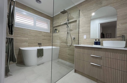 Ocean Grove Maison | Home With a View Close to Beach