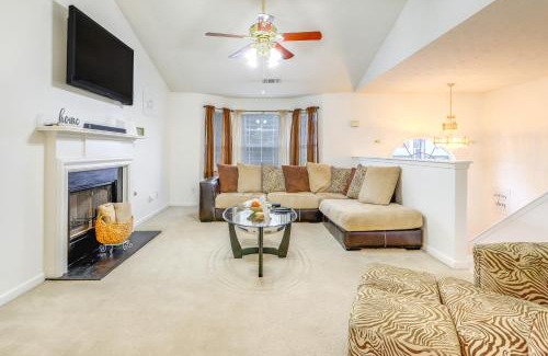 Hampton Maison | Home with Dog-Friendly Yard in Quiet Atlanta Suburb