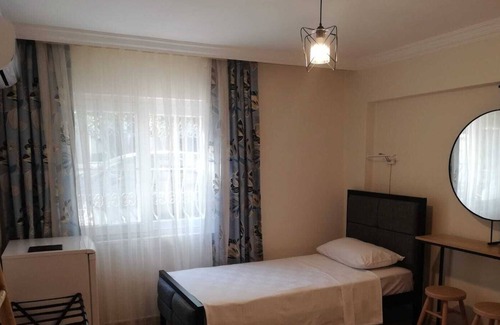 Marmaris City Center Maison | Home with Garden 2 Minutes Close to Beach