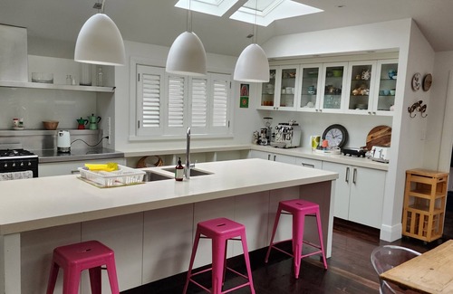 Karori Maison | Home with Hot Tub, Heated Pool & Tennis Court
