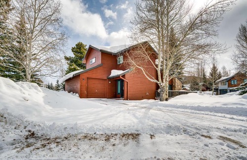 Frisco Maison | Home with Mtn Views in Frisco Near 3 Ski Resorts!
