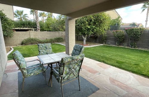 Val Vista Lakes Maison | Home with Pool in Val Vista Lakes, Also a Hot Tub , Near Phx Airport