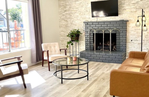 Spring Valley Maison | Home with Pool &Spa & Firepit, 12 minutes to The Strip 20 min to Red Rock Canyon