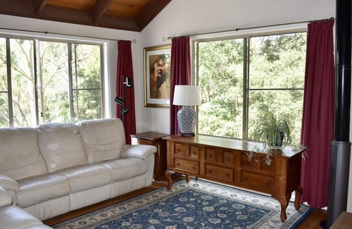 Fountaindale Maison | Home with views on small acreage
