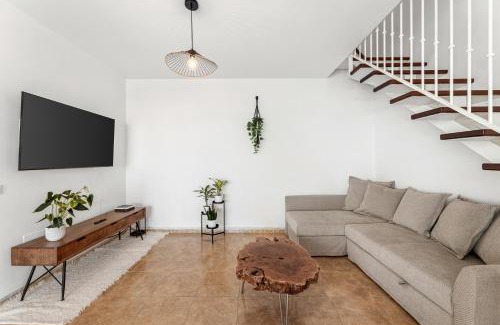 Orzola Appartement | Home2Book Delightful Órzola Duplex by the Coast