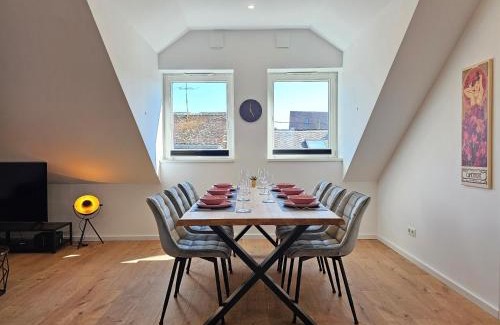 Montabaur Maison | HOMEBASE am Schloss - Perfekt für Gruppen - 4 Apartments - 1 Haus