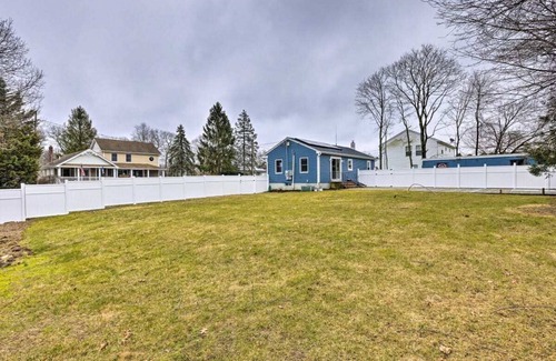 Rocky Point Maison | Homelike, peaceful and centrally- home located in the hamlet of Rocky Point NY