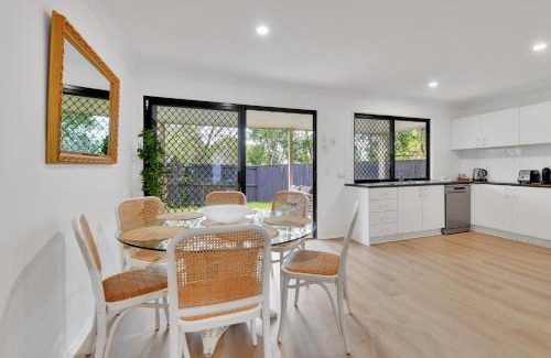 Carindale Maison | Homely 3-Bed Townhouse with Pool & Gym Access