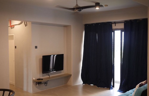 Cibodas Appartement | Homely Bliss avec un décor minimaliste chaleureux et adapté aux voyageurs de groupe