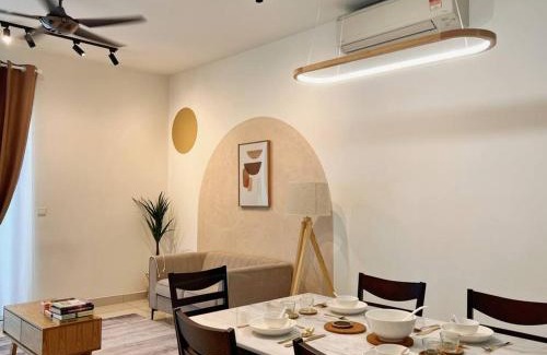 Sungai Buloh Appartement | Homely D'Sara @ Direct Link with MRT, Near Thomson Hospital & Sungai Buloh Hospital