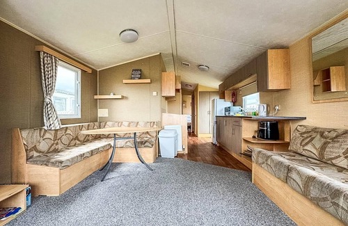 Winestead Maison | Homely, dog friendly caravan at Sand Le Mere in Yorkshire ref 71005O