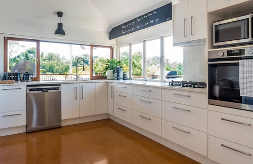 Bardon Maison | Homely Hideaway Bardon