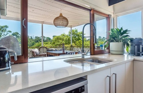 Bardon Maison | Homely Hideaway Bardon