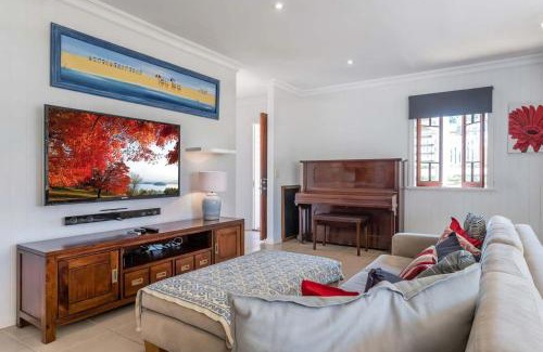 Bardon Maison | Homely Hideaway Bardon