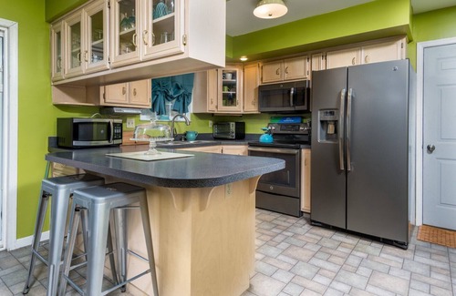 Kunkletown Maison | Homely Retreat - near ski resort, golf course, trails, kayaking, shopping & more