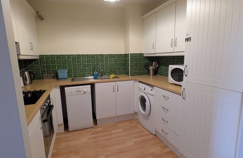 Chapelizod Appartement | Homely & Spacious 2BD Close to Phoenix Park & City