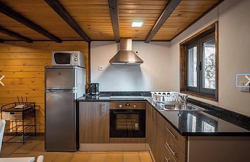 Branca Chalet De Ski | Homerez - Charming Chalet in Branca, Shared Pool