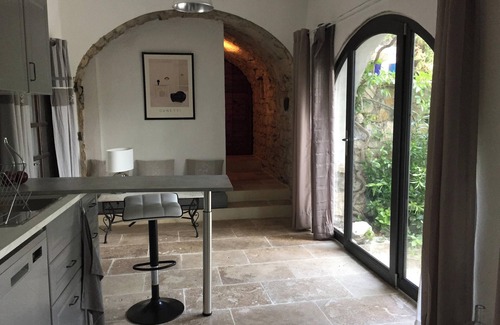 Saint-Andre-de-Cruzieres Maison | Homerez - House in Saint-André