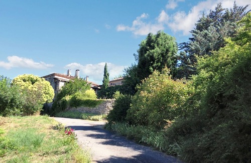 Saint-Andre-de-Cruzieres Maison | Homerez - House in Saint-André