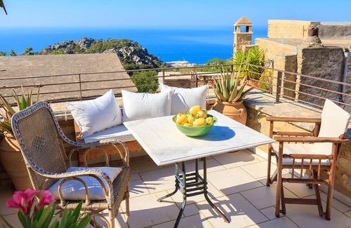 Anatoli Maison | Homerez - Maison pour 8 pers. avec vue sur la mer, terrasse et balcon à Anatoli