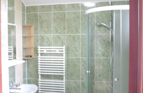 Marisel Maison | Homerez - Maison exceptionnelle pour 11 pers. avec terrasse à Mărișel