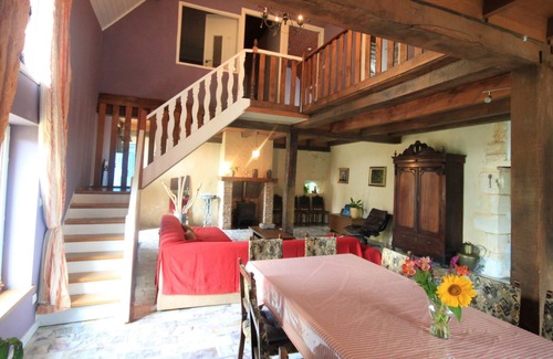 Queyssac Maison | Homerez - Amazing house for 12 ppl. with shared pool and terrace at Queyssac