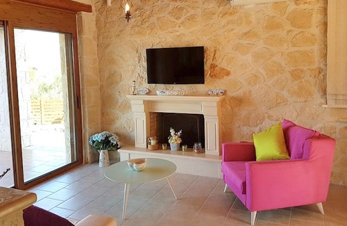 Tragaki Villa | Homerez - Amazing villa 2 km away from the beach for 6 ppl. with swimming-pool