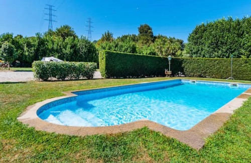Penafiel Villa | Homerez - Grande villa pour 10 pers. avec piscine et jardin à Penafiel