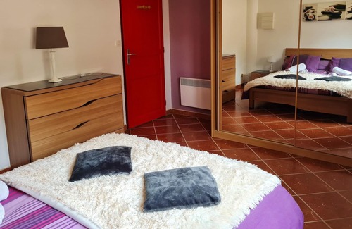 Maurens Appartement | Homerez - Apartement for 8 ppl. with shared pool, garden and terrace at Maurens