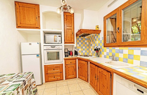 Le Bar-sur-Loup Appartement | Homerez - Appartement au Bar-sur-Loup