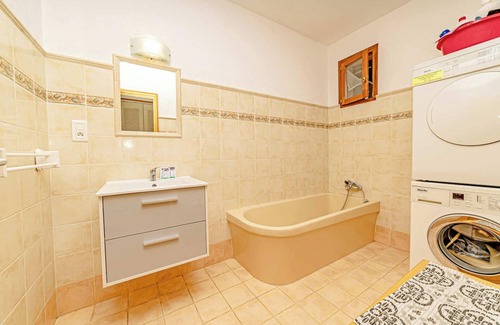 Le Bar-sur-Loup Appartement | Homerez - Appartement au Bar-sur-Loup