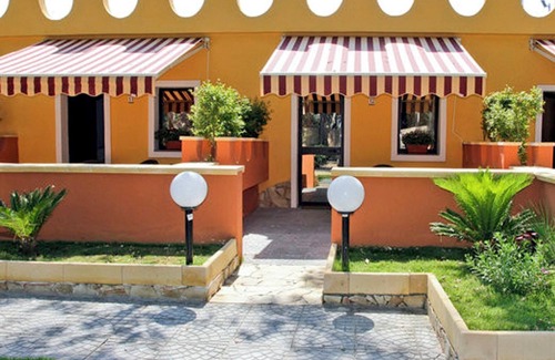 San Giorgio-Librino-San Giuseppe la Rena-Zia Lisa-Villaggio Sant'Agata Appartement | Homerez - Appartement à Catane, piscine