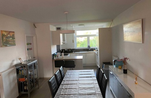 Haren Appartement | Homerez - Appartement à Evere avec terrasse - 74 m²