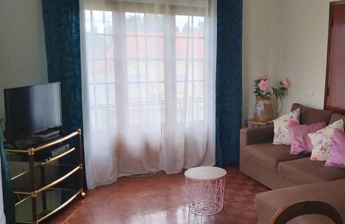 Tomar Appartement | Homerez - Appartement pour 6 pers. avec piscine et jardin à Praia do Ribatejo