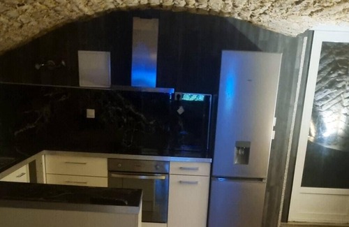 Velars-sur-Ouche Appartement | Homerez - Appartement for 4 ppl. with terrace and balcony at Velars-sur-Ouche