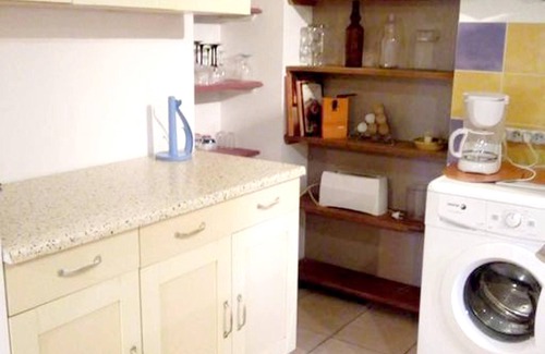 Hirel Appartement | Homerez - Joli appartement à 10 km de la plage pour 4 pers. avec jardin à Hirel