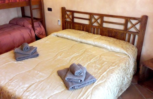 Gonnesa Appartement | Homerez - Appartement à 4 km de la plage pour 6 pers. avec piscine partagée