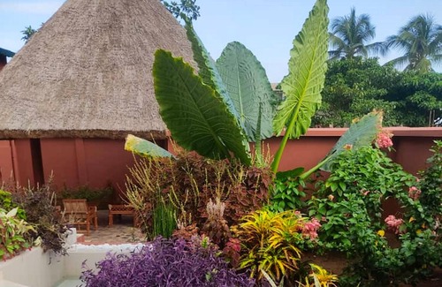 Porto-Novo Appartement | Homerez - Appartement for 4 ppl. with shared pool and garden at Porto-Novo