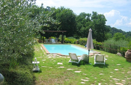 Torgiano Appartement | Homerez - Appartement pour 5 pers. avec piscine partagée et terrasse à Torgiano