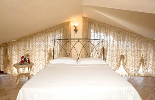Serre Appartement | Homerez - Appartement for 9 ppl. with shared pool, sea view and terrace at Serre